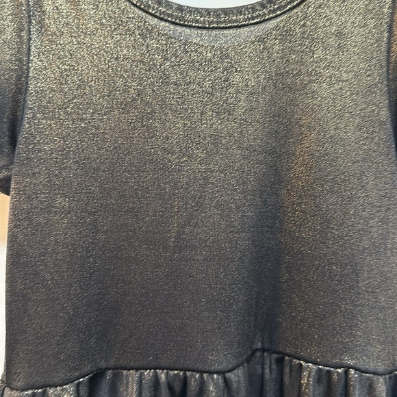 Dot dot smile 😃 dress size 2 in a beautiful metallic sparkly silky type fabric - Picture 3 of 7